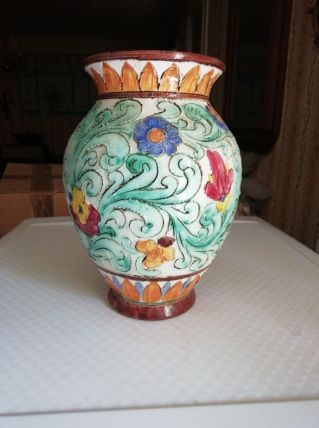 DEUX VASES 