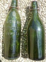 lot de 2 bouteilles anciennes de bière