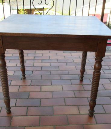 petit bureau ancien table  de travail pièds tournés