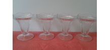 Quatre coupes à fruits anciennes en verre