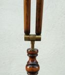 Lampe halogène articulée vintage bois et laiton 