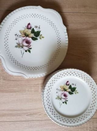 Lot 12 assiettes à dessert et 1 plat Digoin
