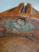 Ancien grand plat traditionnel bec verseur Inde