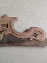Fronton d'armoire
