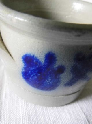 petit pot à beurre en grès d'Alsace
