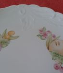 Plat en porcelaine.