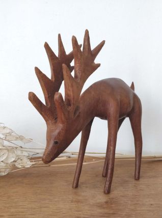 Statuette vintage Cerf en bois sculpté