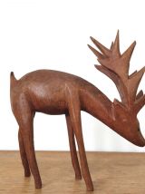Statuette vintage Cerf en bois sculpté