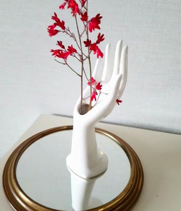 Jolie main en céramique, soliflore, porte bijoux 