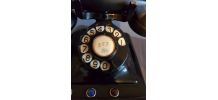 ancien téléphone en bakélite noire années 40