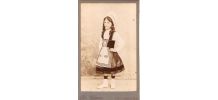photo ancienne enfant en costume traditionnel vers 1900