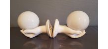 paire d'appliques mains  céramique blanche + globes opaline 