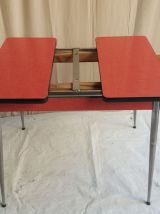 TABLE VINTAGE EN FORMICA ROUGE