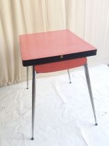 TABLE VINTAGE EN FORMICA ROUGE