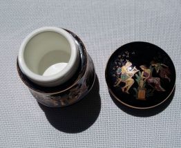 Petite boîte à bijoux / décorative