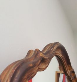 Miroir style Louis XV patiné