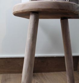 Tabouret de ferme 