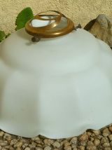 suspension , abatjour vintage en opaline
