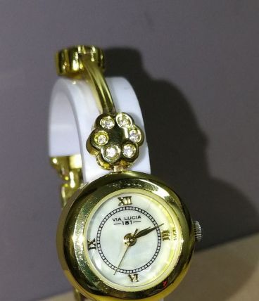 Montre femme dorée et brillant   de la marque Via Lucia 181