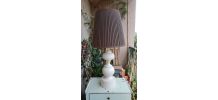 grande lampe pied bois tourné blanc avec abat-jour marron 