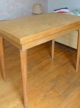 table couturiere tailleur travailleuse avec range accessoire