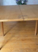 table couturiere tailleur travailleuse avec range accessoire