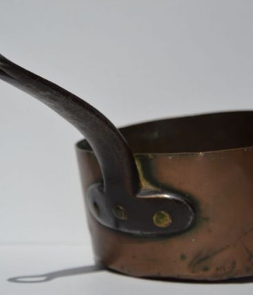 Casserole en cuivre et fer