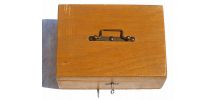 boite , coffret  en  bois  avec  clée ,   vintage