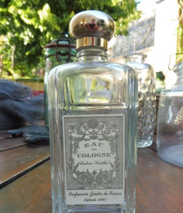 Flacon eau de Cologne extra vieille