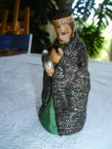 3 santons XIX ème, cire, papier mâché, carton