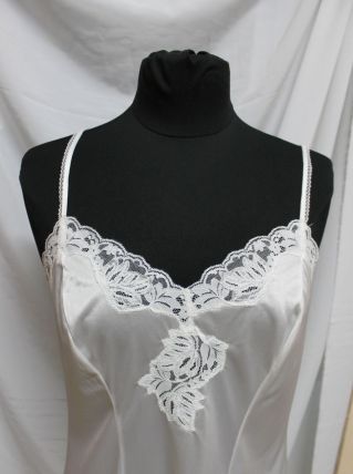 combinaison NEUVE blanche dentelle taille 40/42