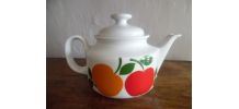 théière en porcelaine vintage
