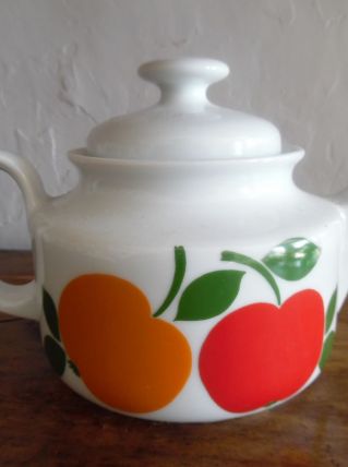 théière en porcelaine vintage