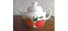 théière en porcelaine vintage