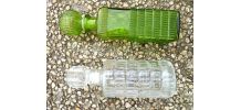 lot de 2 anciens flaçons en  verre , vintages