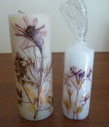 Anciennes bougies incrustées fleurs sèchées 