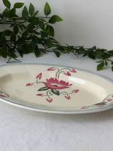Plat de service en porcelaine opaque