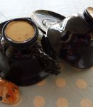 Ensemble de 2 tasses et 2 soucoupes noires /jaunes