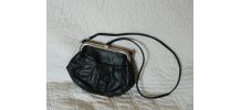 Petit sac à main noir vintage fermoir à l'ancienne 