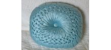 Coussin rond plissé fait main satin bleu clair