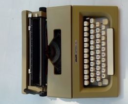 Machine à écrire Olivetti