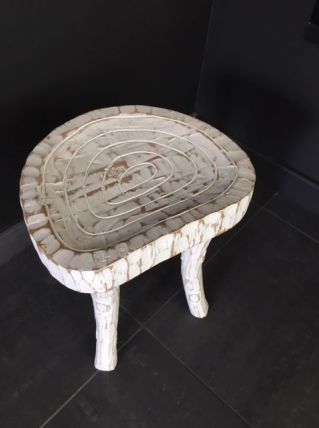 Tabouret trépied en bois