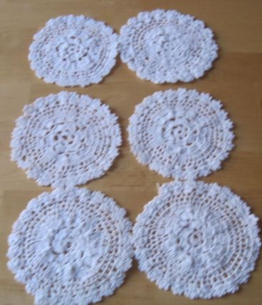 6 napperons 100 coton fait main au crochet de 12 cms