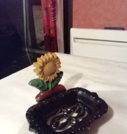 porte savon tripode en fonte restauré