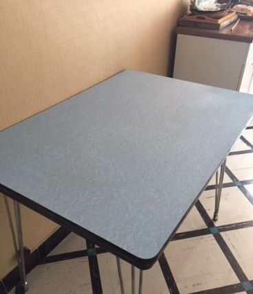 Table formica