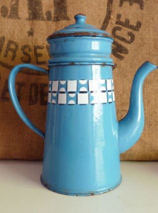 Cafetière ancienne en tôle émaillée bleue lustucru