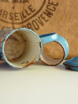 Cafetière ancienne en tôle émaillée bleue lustucru