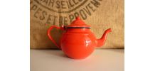 Théière ancienne en tôle émaillée rouge Japy