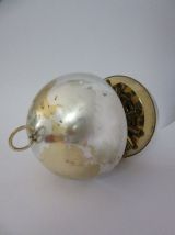 Porte cigarettes globe en métal