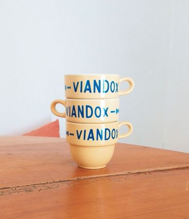 Lot de trois tasses